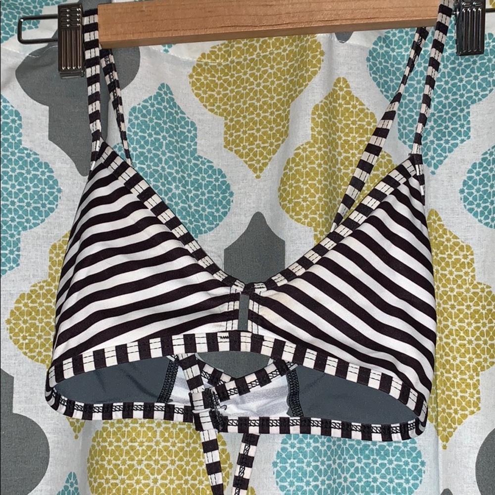 Jolyn Vent Bikini Top - Black and White Stripes